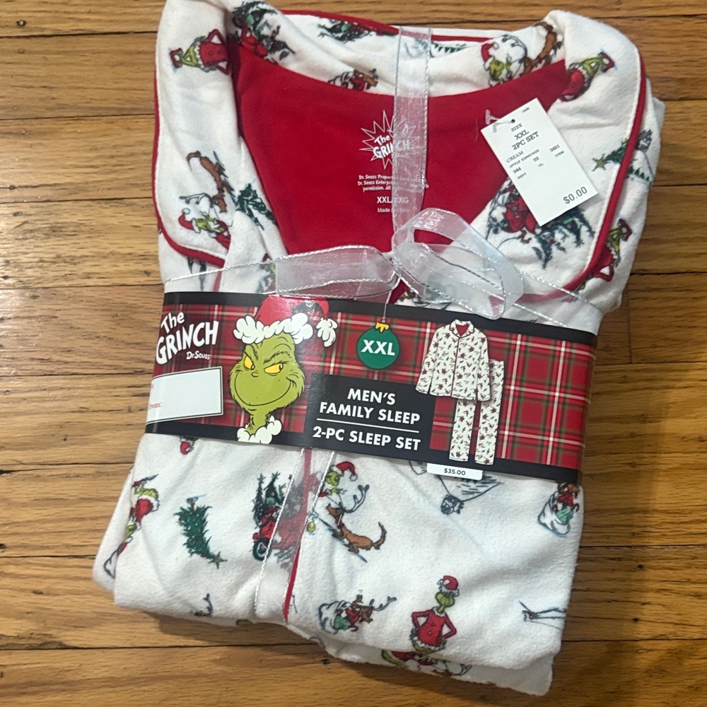 Dr. Seuss The Grinch White and Red Plaid-Accented Pajama Set